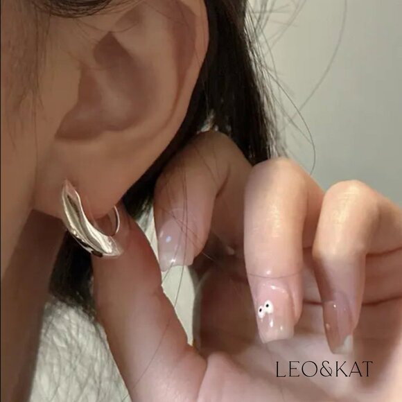 Bold Silver Hoop Earrings. 925 Sterling Silver. #1111 - Picture 3 of 6